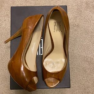 Pelle Moda Tan Eel Skin heels, size 8.5